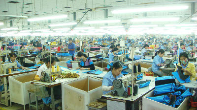 JH COS VIET NAM、化粧ポーチをベトナムでOEM製造、丁寧な縫製と低コストが魅力