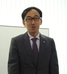 アルビオン 小林章一社長、2015年度経営方針を説明