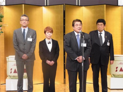 日本ネイリスト協会、新年会で「世界一指先がキレイな国」を宣言