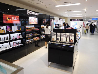 京王百貨店新宿店、2階にツーリストショップをオープン