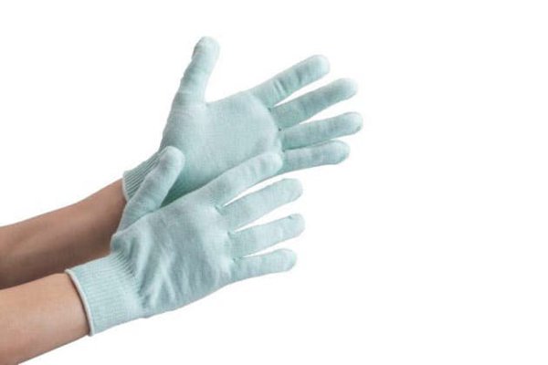 ミドリ安全、抗菌・抗ウイルス対応の接触感染予防手袋を発売