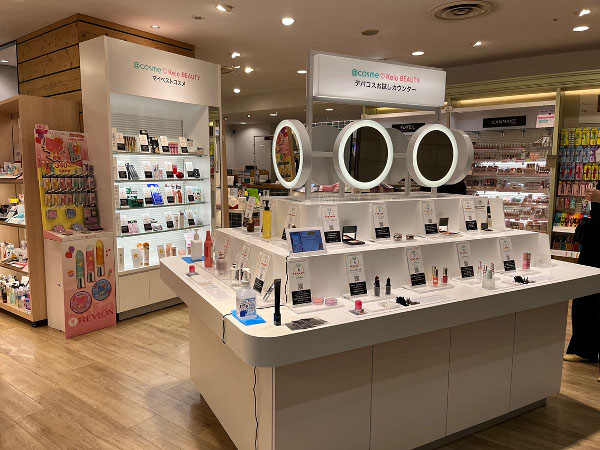 化粧品売場の利用頻度、実店舗の利用者は増加傾向